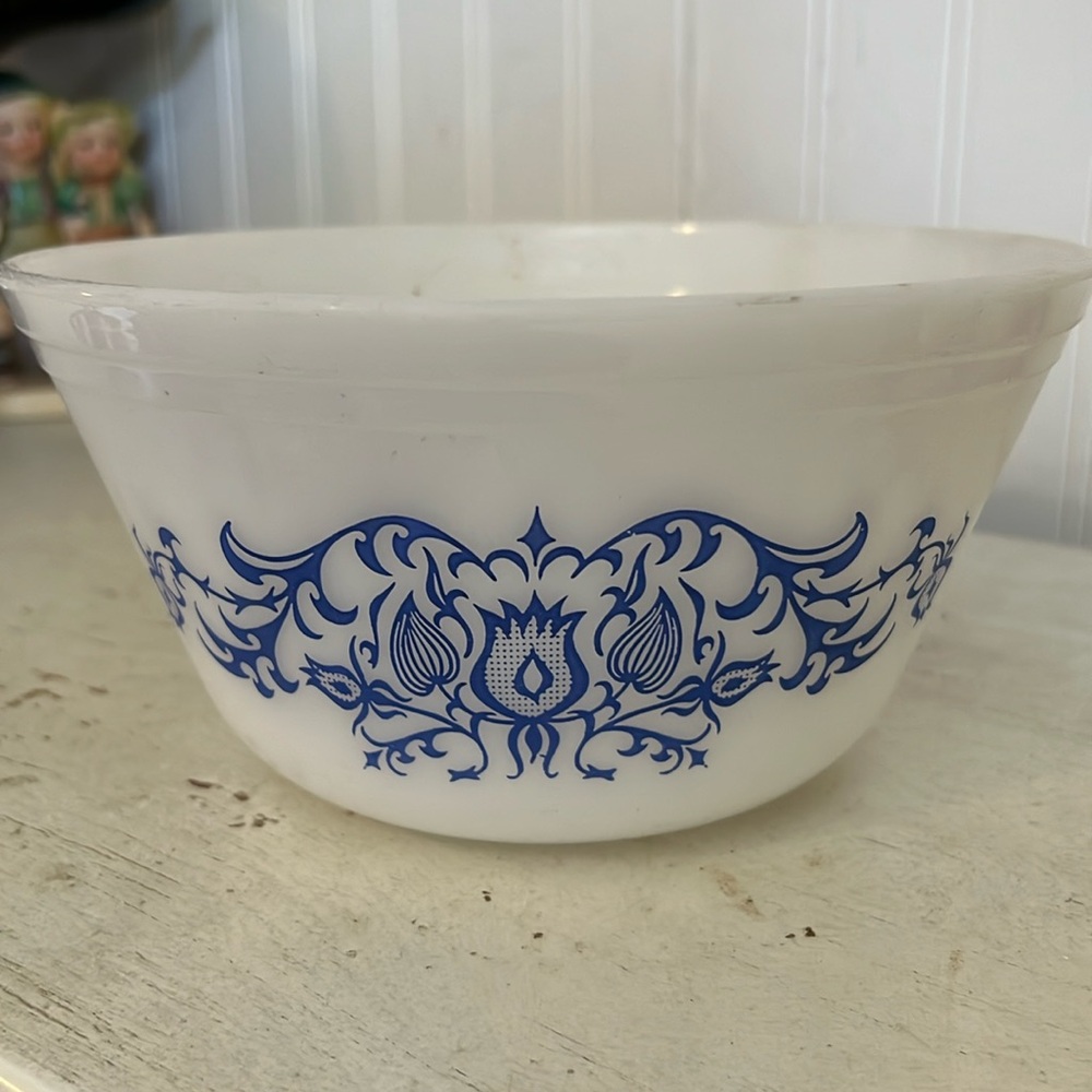 Vintage Federal glass heat proof Bucks County mixing bowl 8” x 4”